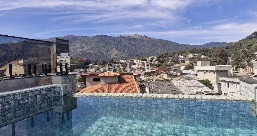 Casa térrea diferenciada com piscina de borda infinita, sauna, área goumert ,3 quartos