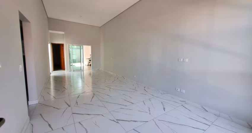 Casa térrea à venda com 3 quartos sendo uma suíte em ótima localização