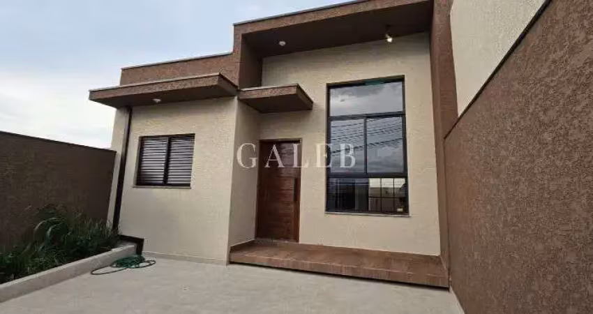 Casa térrea à venda com 3 quartos sendo uma suíte em ótima localização