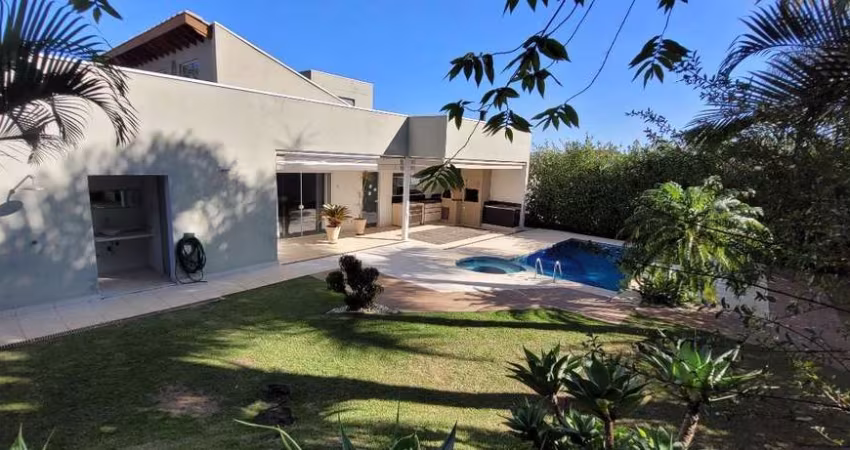 Casa com térrea com área de lazer e piscina a venda no condomínio Serra da Estrela!!!