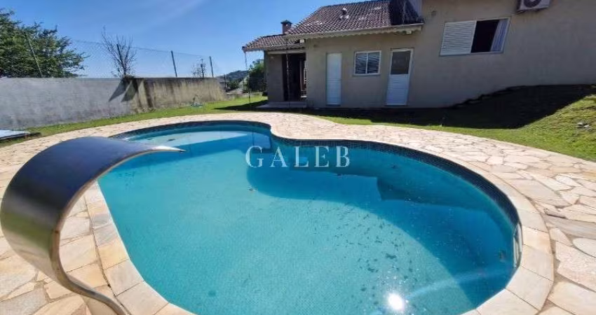 CASA TÉRREA COM 3 SUÍTES, PISCINA E ESPAÇO GOURMET COM 800M2 DE TERRENO ATIBAIA SP