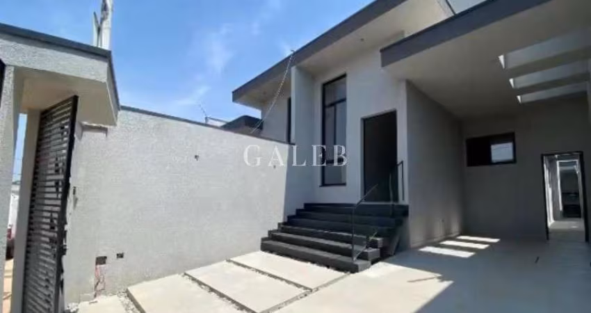 Imperdível oportunidade: Casa à venda em Atibaia-SP, Jardim do Lago, com 3 quartos, 1 suíte, 3 salas, 3 banheiros, 2 vagas e 137m².