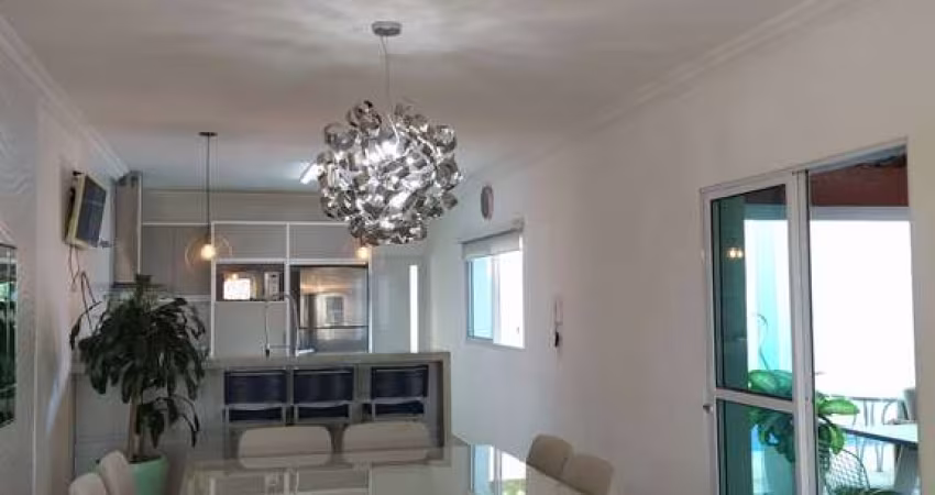 CASA COM 3 SUÍTES, BAIRRO NOBRE, PISCINA, JARDIM