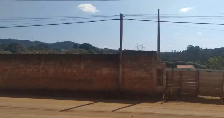 Lote localizado às margens da rod. fernão dias galpão
