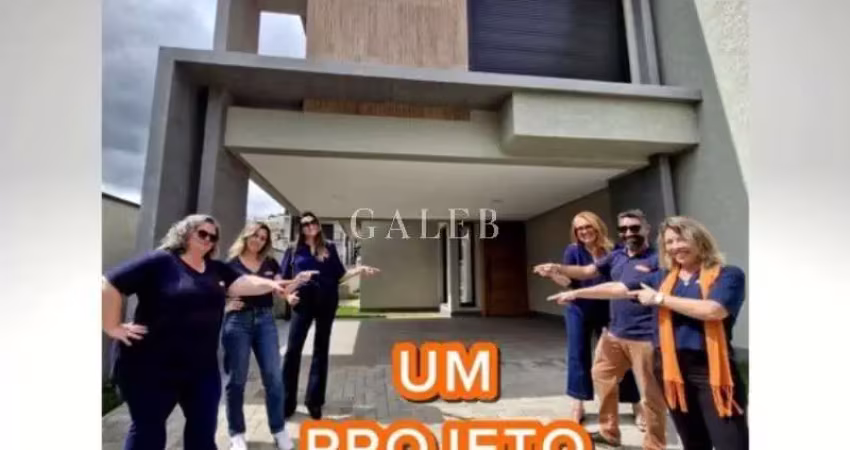 Sobrado à venda com piscina e 3 suítes no jd. do lago