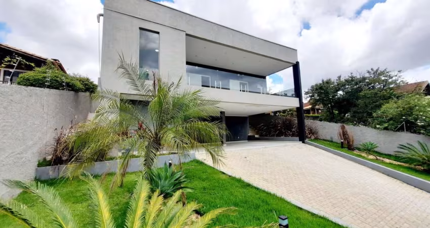 CASA TÉRREA COM QUATRO DORMITÓRIOS