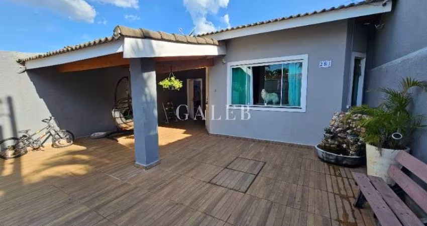 Uma casa térrea à venda em localização privilegiada, com 3 quartos e piscina