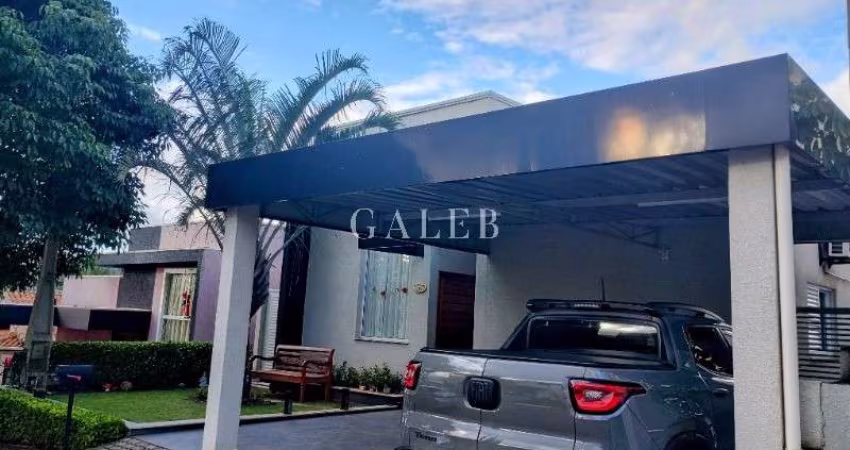 Residência em Condomínio Terras de Atibaia I - 3 Suítes, 3 Salas, 5 Banheiros, 2 Vagas - Atibaia-SP