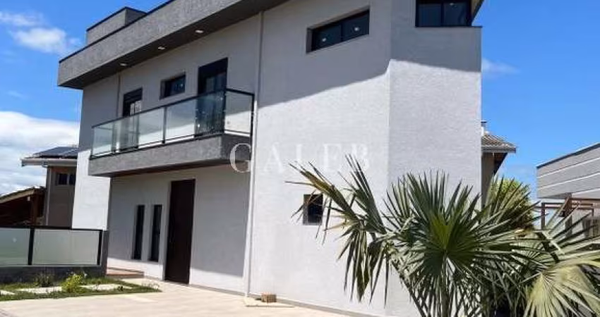 Imperdível: Casa à venda em Atibaia-SP, Condomínio Terras de Atibaia I. 3 quartos, 3 suítes, 2 salas, 4 banheiros, 4 vagas. 300,00m².