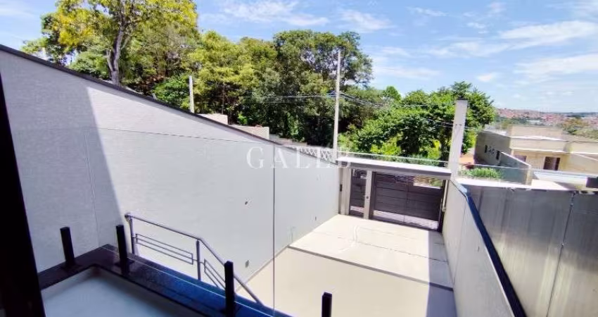 Casa à venda em Atibaia-SP, Jardim Paulista: 3 quartos, 1 suíte, 2 salas, 3 banheiros, 4 vagas, 97m². Confira!