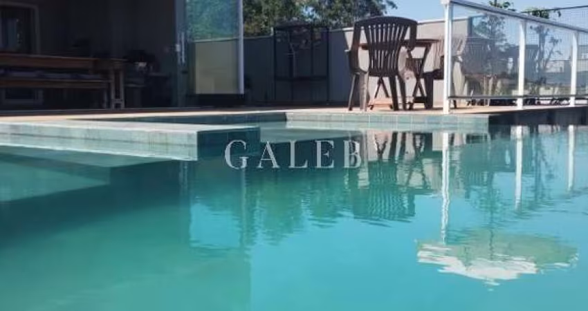 Luxuosa casa em condomínio à venda em Atibaia-SP, Condomínio Quintas da Boa Vista! 4 quartos, 3 suítes, 3 salas, 7 vagas, 385,91m².