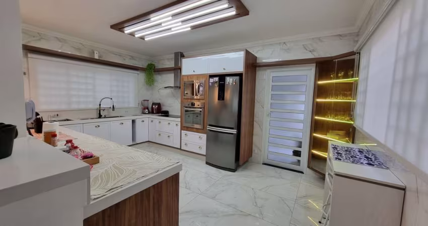 CASA TÉRREA DE ALTO PADRÃO 4 SUITES EM BAIRRO SEGURO E TRANQUILO
