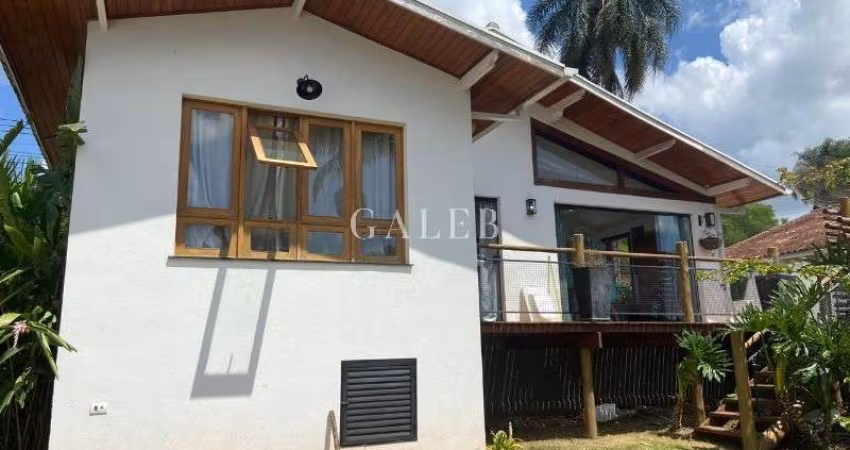Casa térrea à venda em condomínio, 525m² de terreno