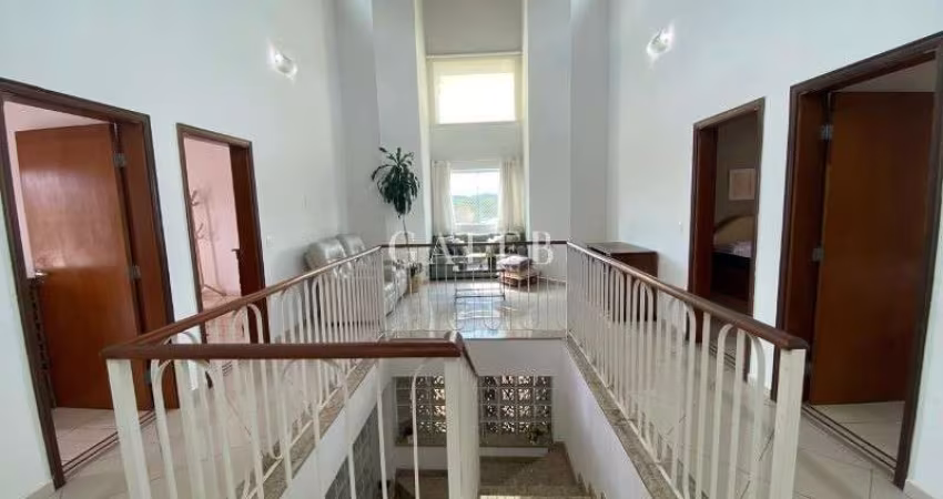 Imponente mansão de 07 quartos e 05 suítes no Jardim Itaperi, Atibaia-SP: luxo e conforto em 587,05 m².
