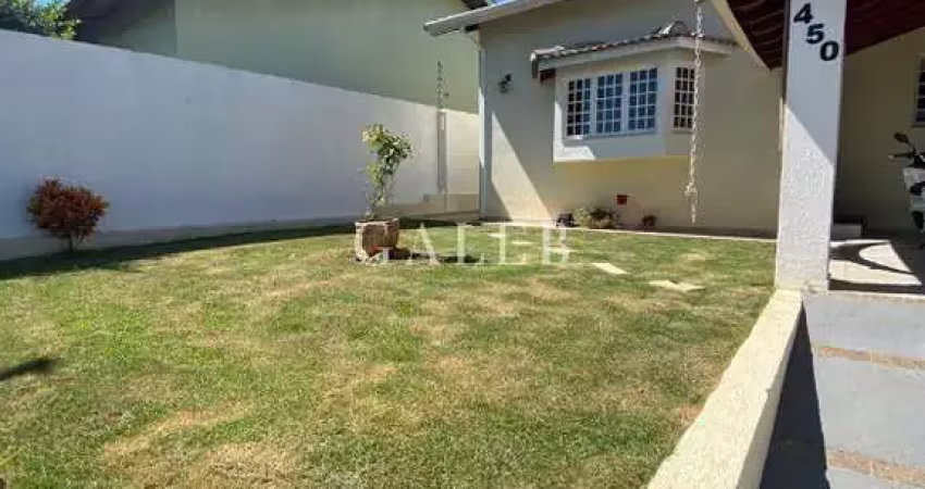 Casa à venda em atibaia-sp no jardim dos pinheiros: 04 quartos, 02 suítes, 2 salas, 5 banheiros, 4 vagas, 246 m².