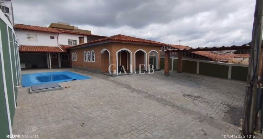 Casa Teresa à venda com 3 quartos,  piscina