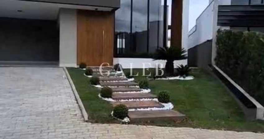 Imperdível: Casa à venda em Atibaia-SP, Condomínio Terras de Atibaia II, 3 quartos, 3 suítes, 2 salas, 4 banheiros, 4 vagas, 475,00 m².