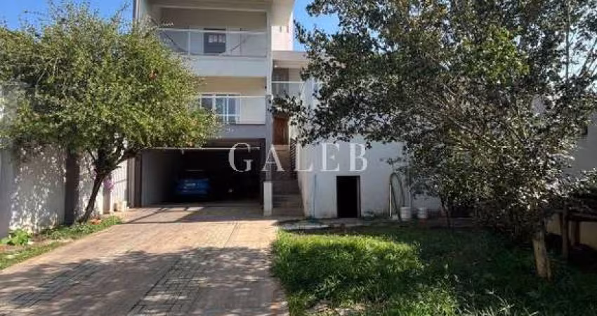 Imperdível casa à venda em Atibaia-SP, Jardim Paulista: 3 quartos, 1 suíte, 3 salas, 4 banheiros, 7 vagas e 450m².
