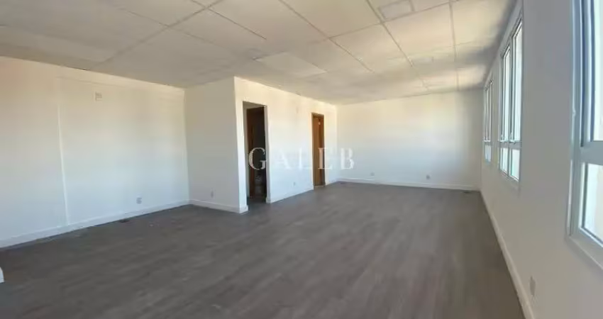 Excelente sala comercial no patriani offices, com 02 banheiros e 46,00 m² de área!