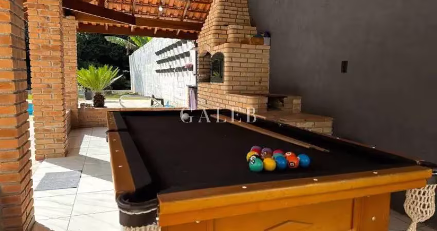 Chácara com documentação em ordem, 3 quartos, piscina 4 x 8 salão de festa