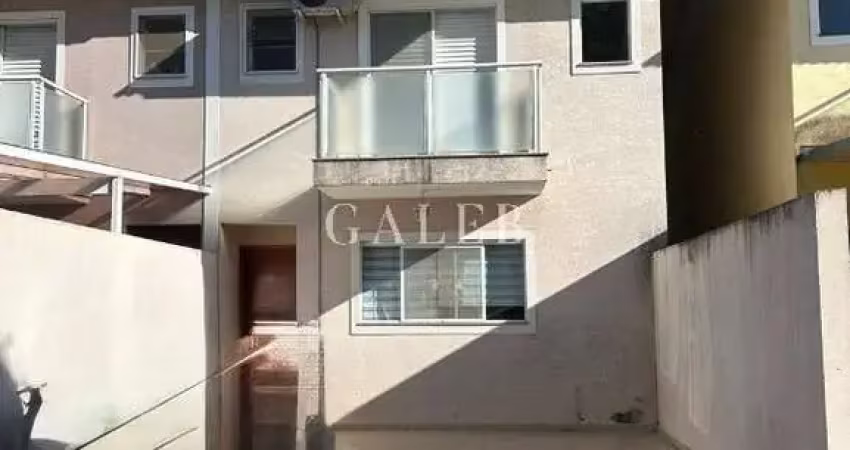 Casa em condomínio em atibaia, com  2 quartos, 2 suítes, 1 sala, 3 banheiros, 2 vagas de garagem, 72m² de área.