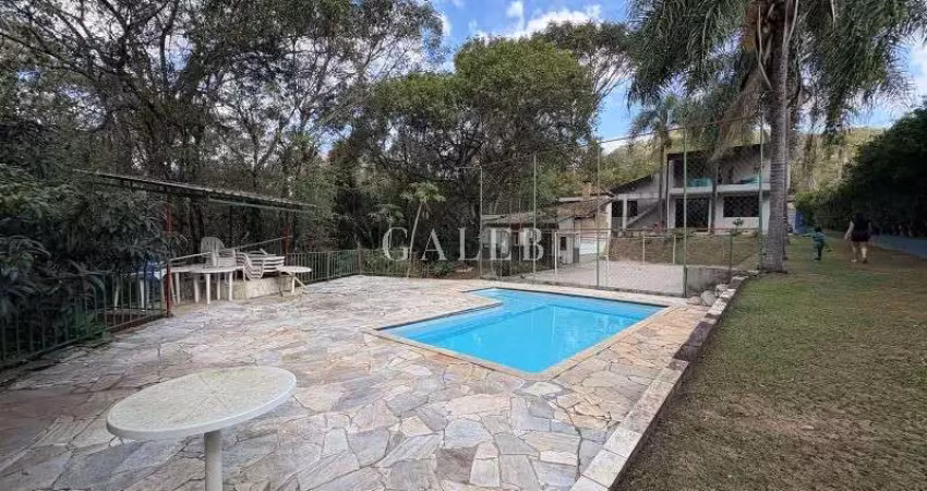 Imperdível casa à venda em atibaia-sp, bairro da usina, represa pé na água,  3 quartos, 1 suíte, 3 salas, 4 banheiros, 4 vagas de garagem, 450m²
