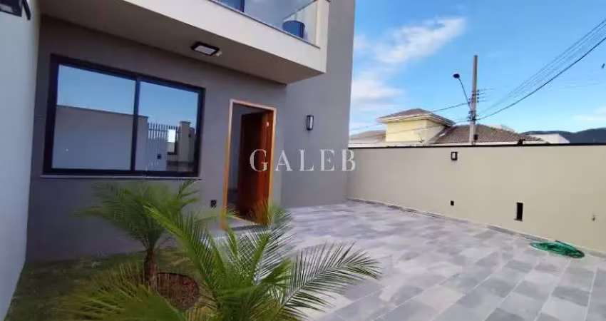 Casa à venda em atibaia-sp, no jardim jaraguá: 2 quartos, 2 suítes, 2 salas, 3 banheiros, 2 vagas, 80m². venha conferir!