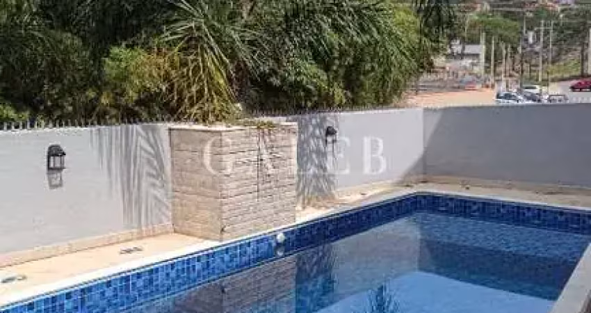 Sobrado com piscina área para churrasco em condomínio fechado