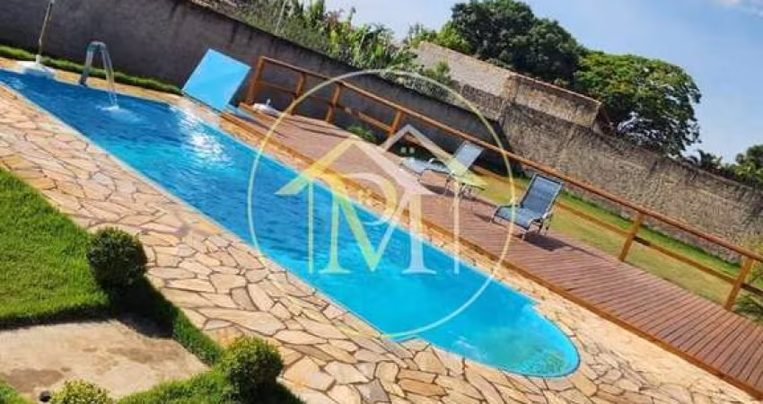 Maravilhosa chácara de 1100m2 localizada em Araçoiaba da Serra/ SP a venda por 1.240.000,00