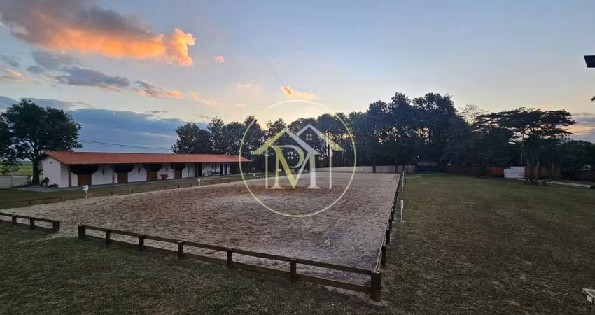 EXCELENTE HARAS À VENDA – CONDOMÍNIO FECHADO PRÓXIMO À CAPITAL PAULISTA