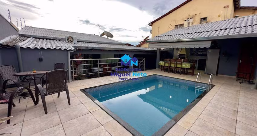 Ampla casa com piscina no Aponiã