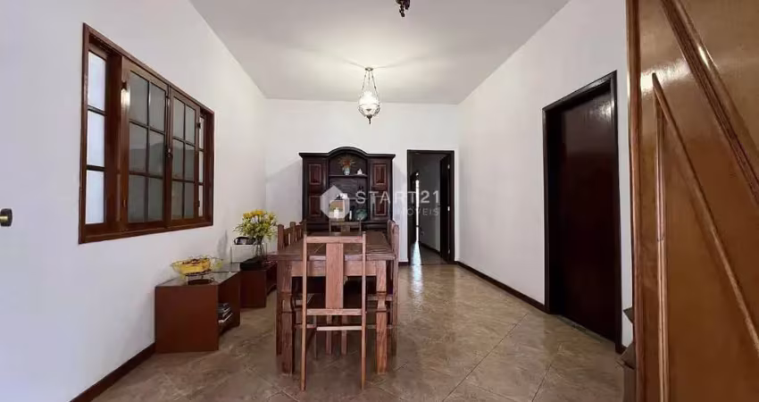 Casa dos sonhos com 4 quartos, 2 vagas de garagem, área de churrasqueira e piscina a venda no bairr