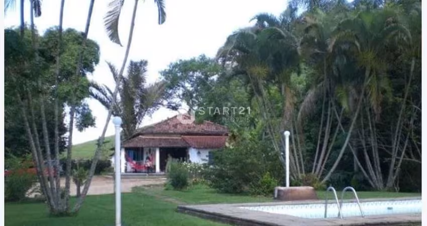 Oportunidade Única: Sítio dos Sonhos a venda com 3 alqueires, casa, piscina e curral em Getulandia,