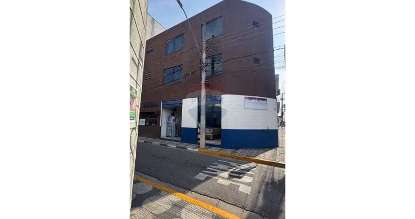 Prédio com sala comercial, 4 salas sendo 2 locadas