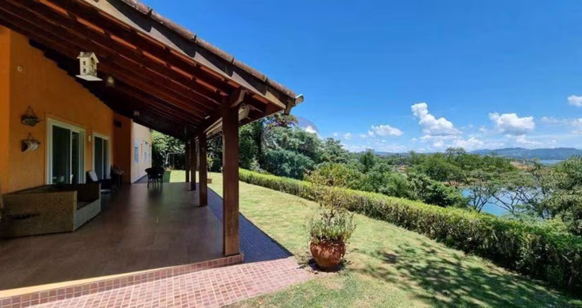 Chácara em Igaratá à venda 7 suítes com vista para Represa de Igaratá