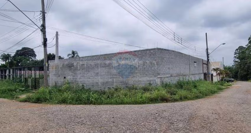 Terreno de 1.000 m², com galpão de 700 m²