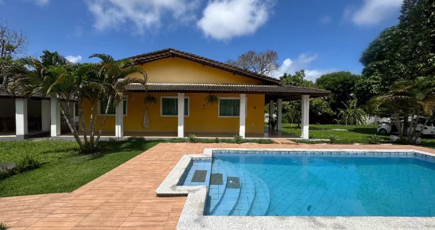 Linda chácara com 5 suítes e casa do caseiro