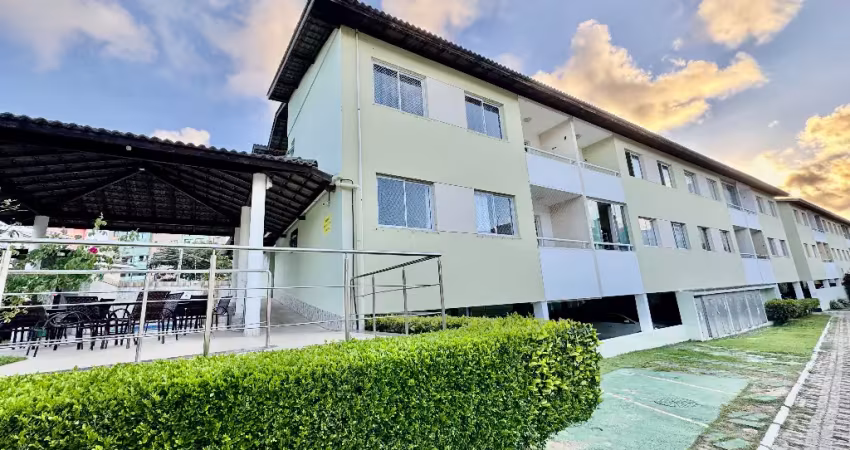 Apartamento em buraquinho 2/4 com 2 vagas de garagem cobertas
