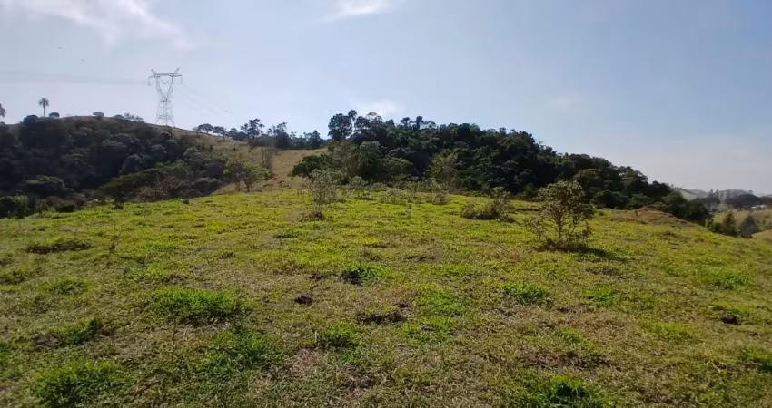 24.000 m² na estrada do varadouro (no alto, com excelente vista para as montanhas)