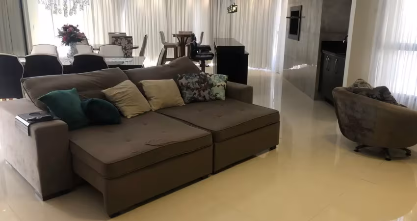 Apartamento com 3 quartos para alugar na Rua 2100, 76, Centro, Balneário Camboriú