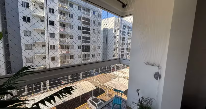Apartamento 2 dormitórios mobiliado e equipado com elevador