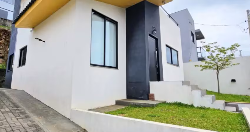 Excelente casa a venda, com 3 dormitórios (1 suíte), com laje e 120 metros de área construída.