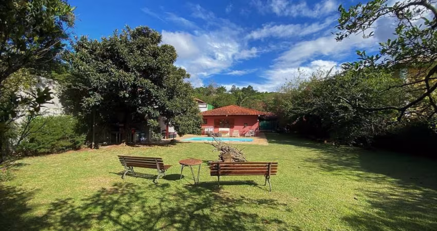 Casa com 3 quartos à venda na Rua das Hortênsias, 550, Chácara Vale do Rio Cotia, Carapicuíba