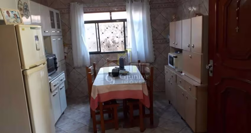 Casa com 4 Dormitórios + 2 Vagas coberta, Centro, Promissão (SP) - CA1009