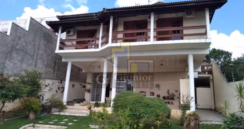 VENDA: Casa com 2 Dormitórios (sendo 1 suíte), Garagem + Piscina, Jardim Europa, Campinas (SP) - CA1369