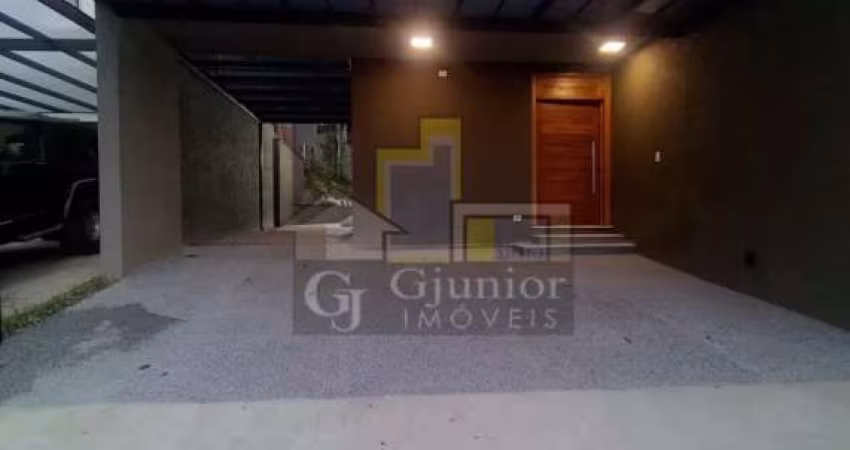 Excelente Casa com 3 Dormitórios (sendo 3 suítes+ 1 suíte master) + 5 Vagas de Garagem,  Itapetinga Atibaia (SP) - CA1174