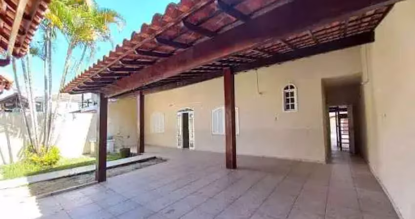 Casa com 3 quartos à venda, 330 m² por r$ 1.190.000 - praia de piratininga - niterói/rj
