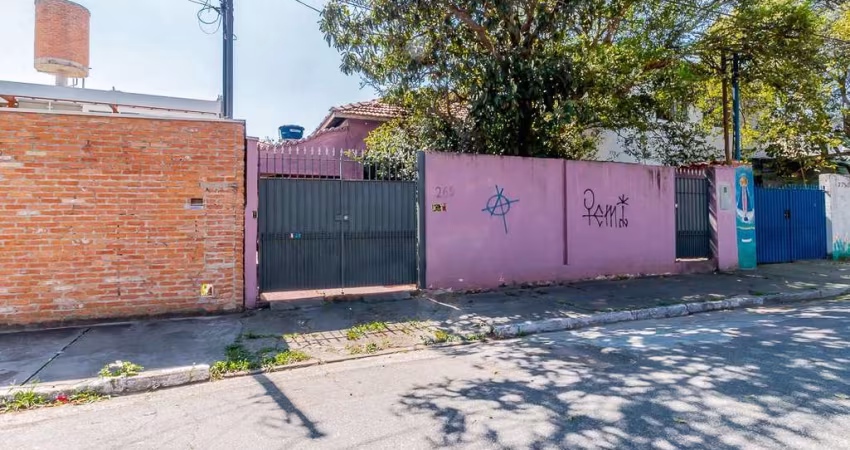 Casa de vila para venda com 4 quartos, sendo 2 suítes, 265m²