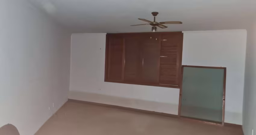 Casa tipo para venda com 4 quartos, sendo 4 suítes, 770m²