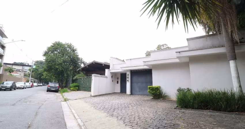 Casa tipo para venda com 4 quartos, sendo 3 suítes, 350m²